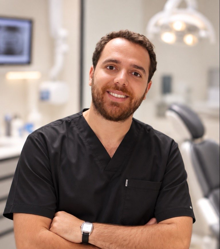 Dr Ron Levy, chirurgien-dentiste au cabinet SK Dental à La Chapelle-en-Serval (Oise)